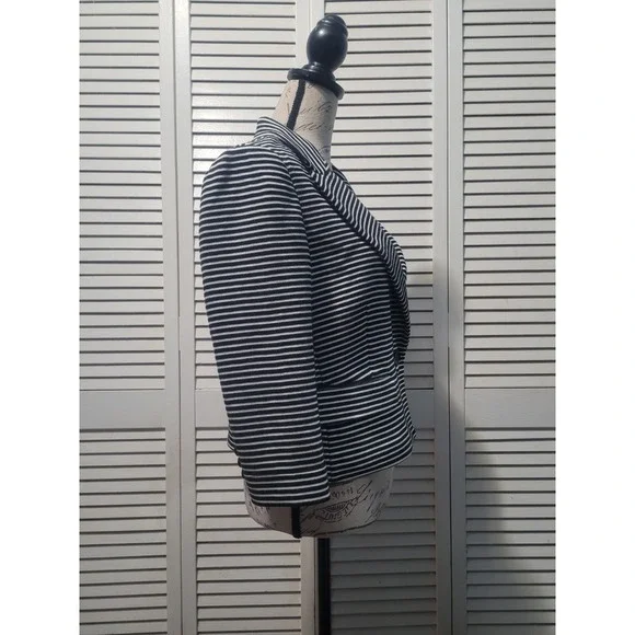 BCBG Maxazria Natalia Striped Blazer Women's Large Black & White Single Breasted - Picture 3 of 9